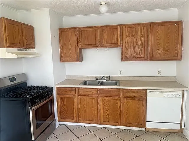 1226 Kenny Dr — Photo 3