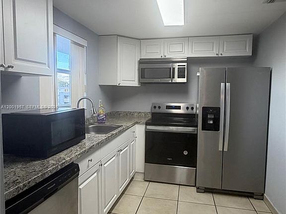 4th image of 9375 Fontainebleau Blvd APT L304