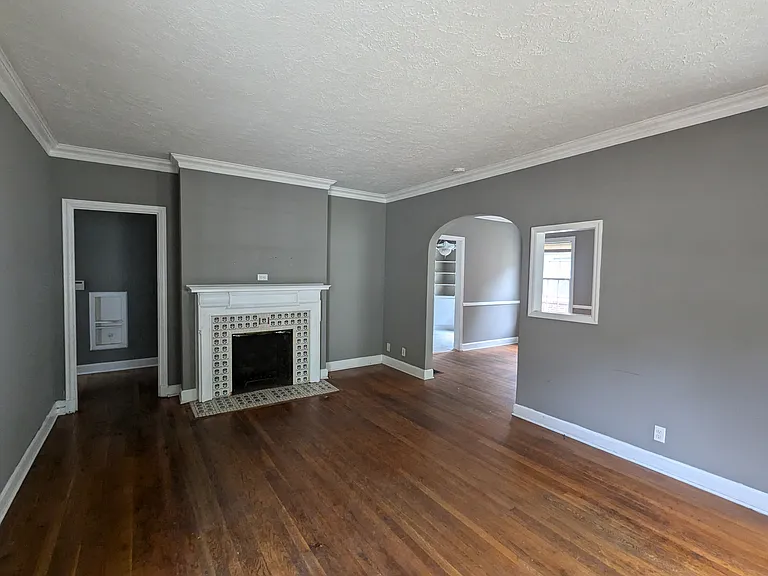 586 Shannon Dr SW — Photo 10