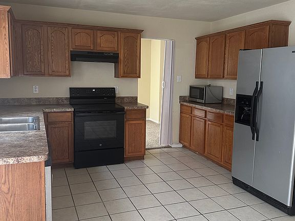 2nd image of 4712 Egret St