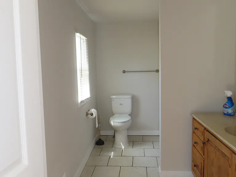 1008 Reading Ave — Photo 20