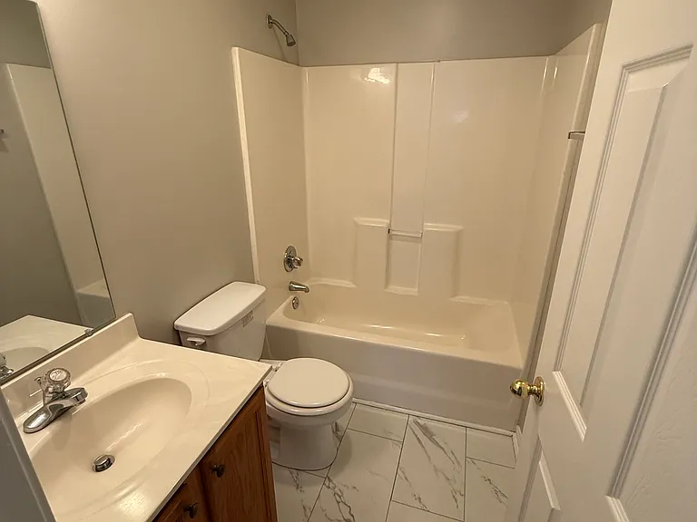2517 Eight Oaks Dr — Photo 6