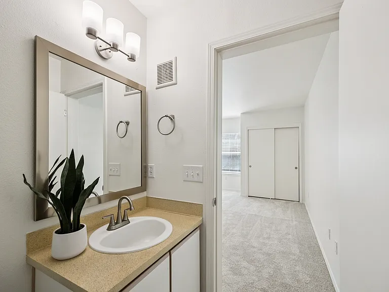 Nolan Ridge Apartments — Photo 24
