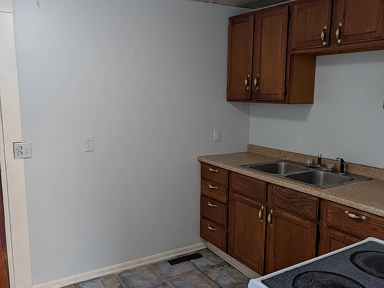 9 Thomas Ct #9 — Photo 7