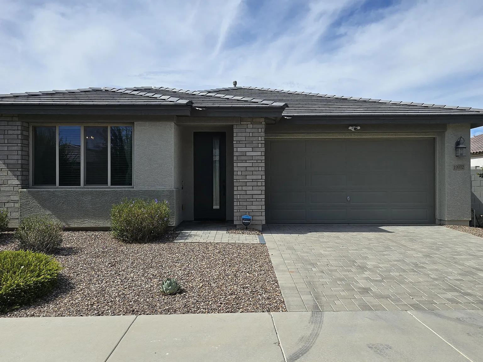 3 bed, 2.0 bath, 1567 sqft, $2,200 — Photo 1