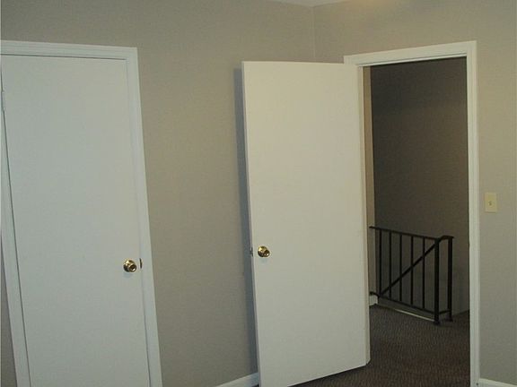 2nd image of 401 Greenville St