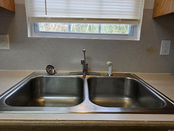 5th image of 1310 N Main St APT 12