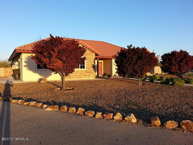 1st image of 176 E Artesian Ln