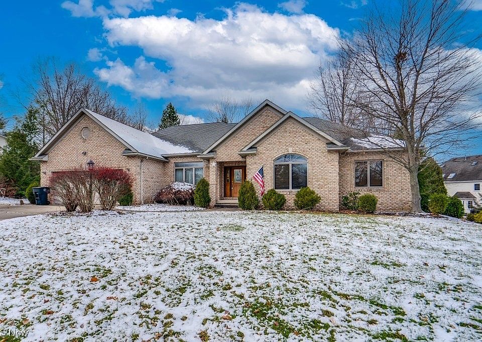 1st image of 328 Kingswood Ct