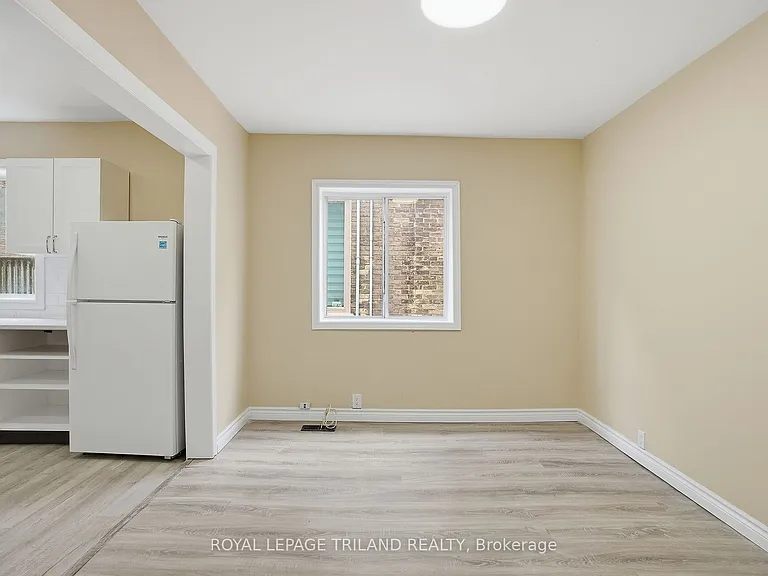 151 Waterloo St — Photo 10