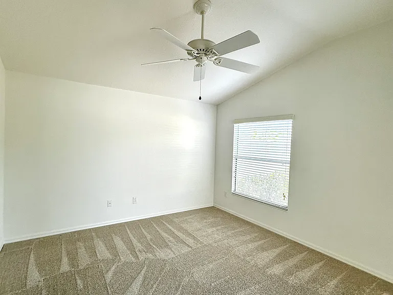 2079 Hydrangea Ave — Photo 15