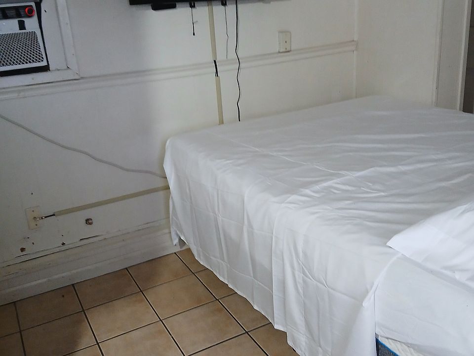 1st image of 3803 Glenwood Ave #14