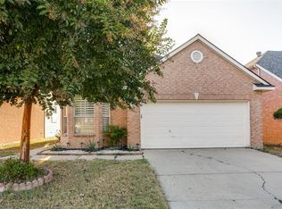 6874 Amberdale Dr, Fort Worth, TX 76137