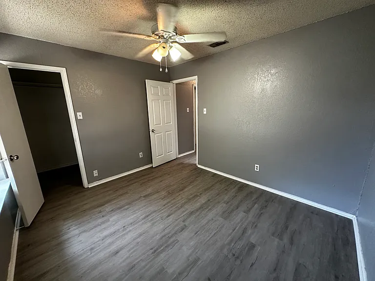 400 Allison Ln — Photo 16