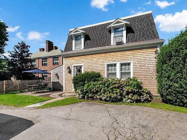 147 Evarts St — Photo 3