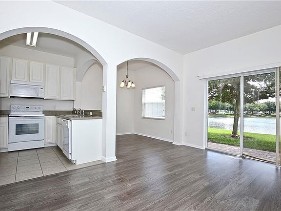 5th image of 836 Park Grove Ct