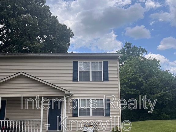 2nd image of 1524 Spring St