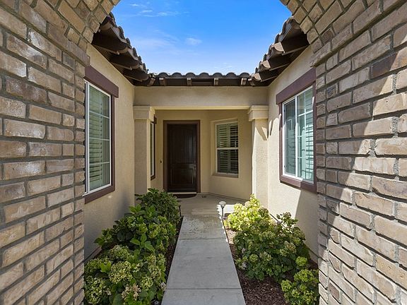 4th image of 34042 Vandale Ct