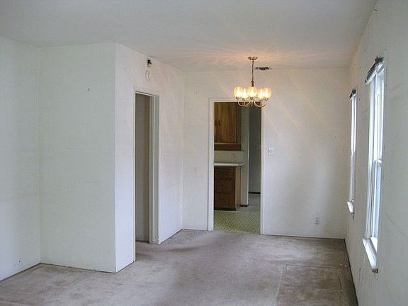 4th image of 6221 Cartwright Ave