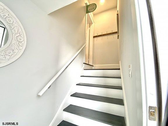 4th image of 711 2nd St #2