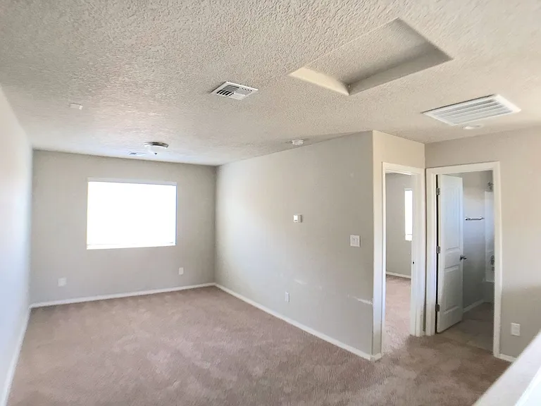 3916 Dynamite Rd NE — Photo 11
