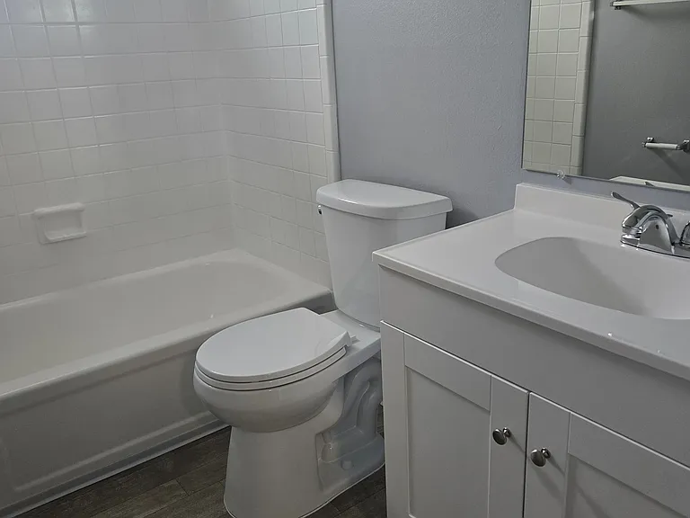 Park Hill Apartments — Photo 39