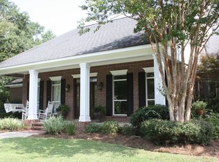 3718 Bergerac Ln, Ocean Springs, MS 39564