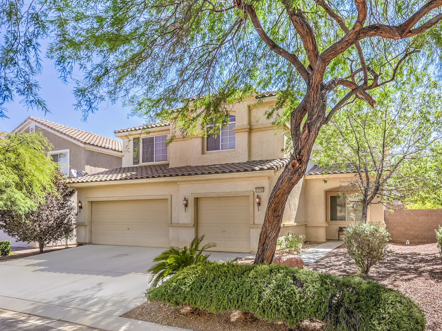 5 bed, 3133 sqft, $2,950 — Photo 3