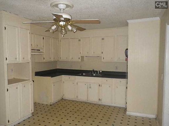 3rd image of 25 Shady Grove Ct