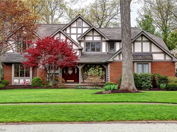 31160 Huntington Woods Pkwy, Bay Village, OH 44140