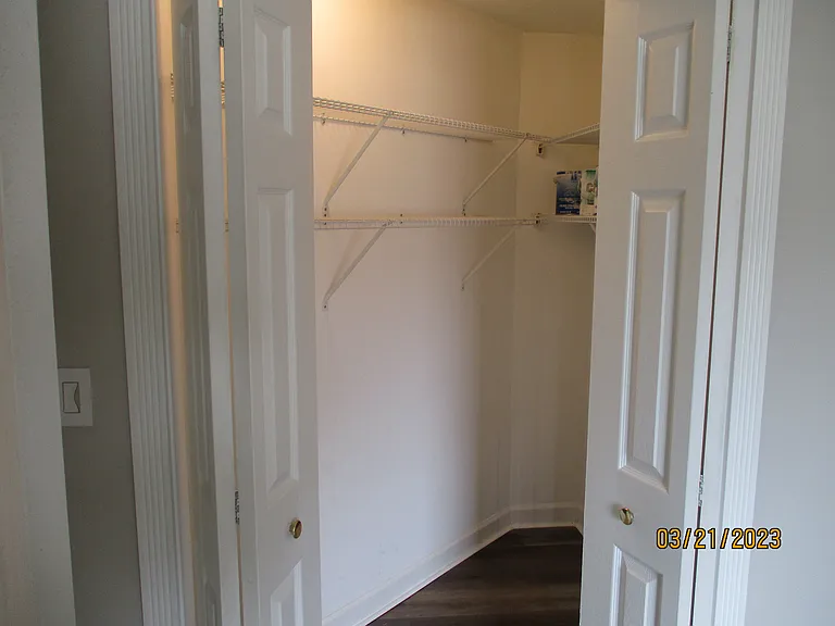 32 N Victoria Ln — Photo 10