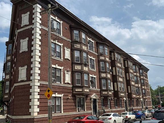 2nd image of 536 W King St #A1