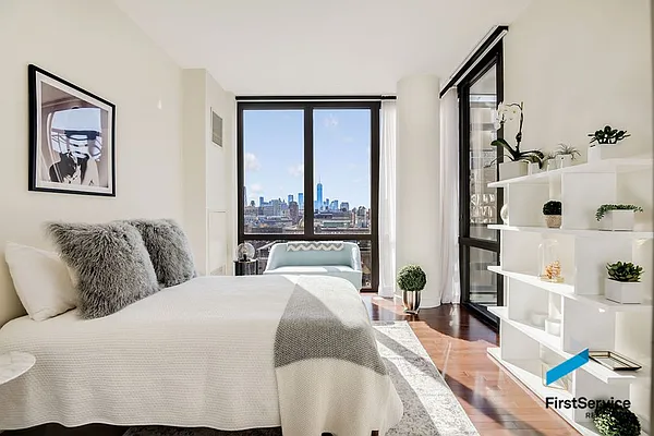 Sold by FirstService Realty (legacy) | media 18