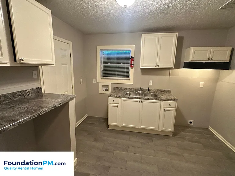 2601 Dakar Ave — Photo 3