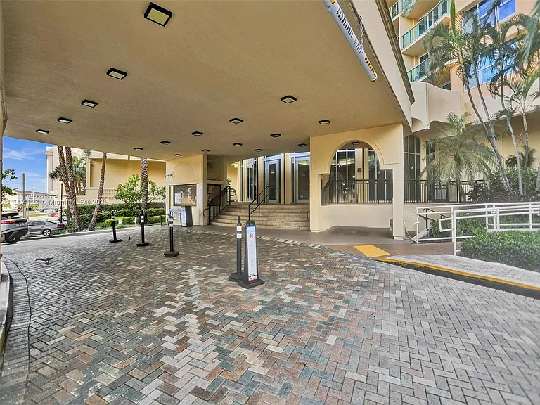 2501 S Ocean Dr #505 — Photo 40