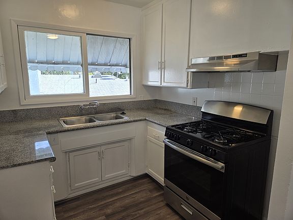 2nd image of 13911 Burbank Blvd APT 8