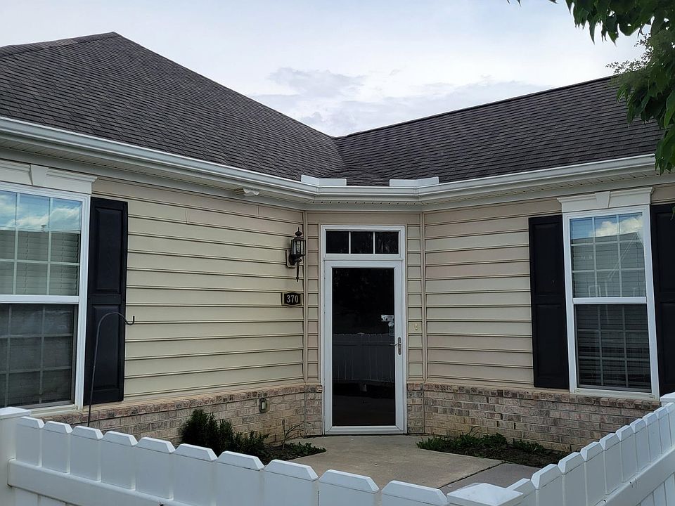 1st image of 370 Revolution Cir #33-2