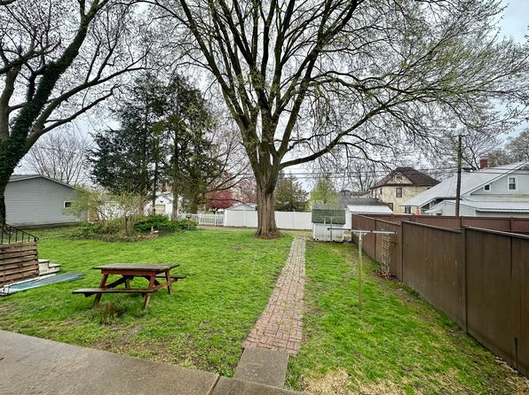 212 E Jefferson St, Clinton, IL 61727