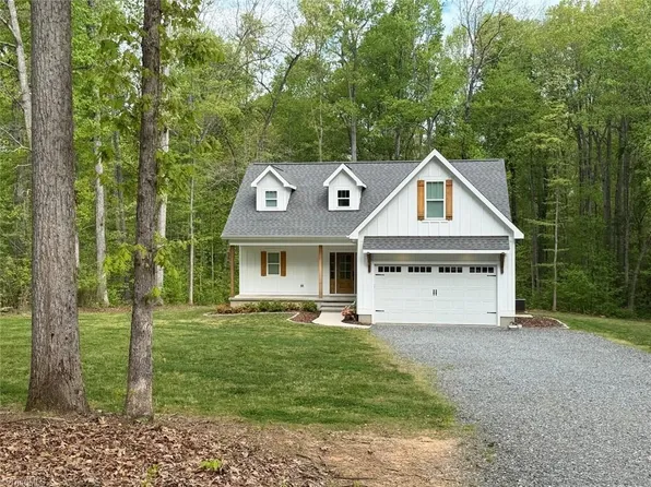 168 Hunters Glen Dr, Summerfield, NC 27358
