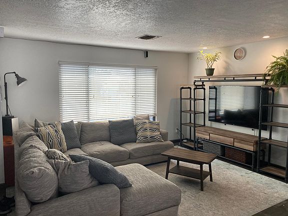 5th image of 6701 Avenida La Costa NE