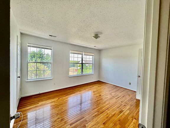 3rd image of 204 Hatchers Run Ct