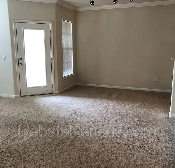 8290 Gate Pkwy W #1019 — Photo 8