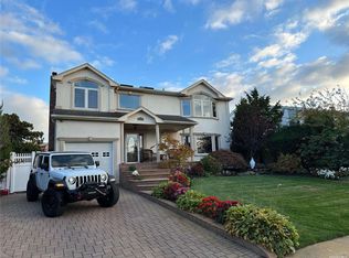 3195 Lydia Ln, Bellmore, NY 11710