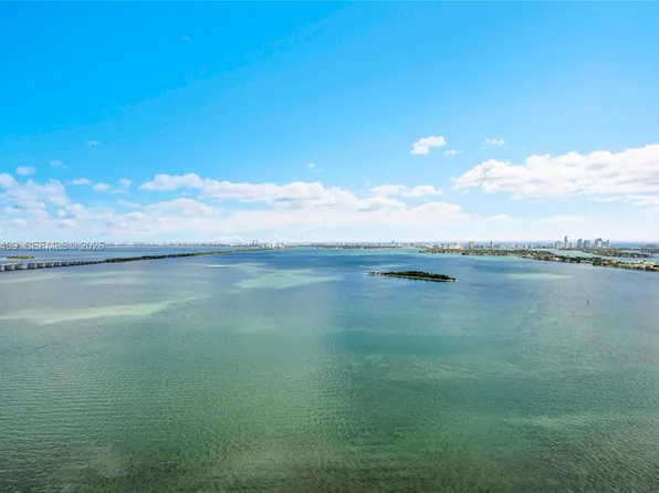 700 NE 24th St, Miami, FL