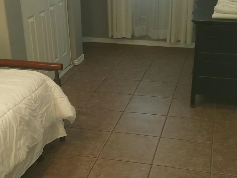4541 E Hobart St #B — Photo 2