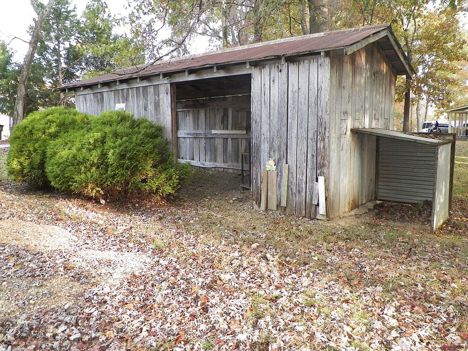 2nd image of 202 Cabin Ln