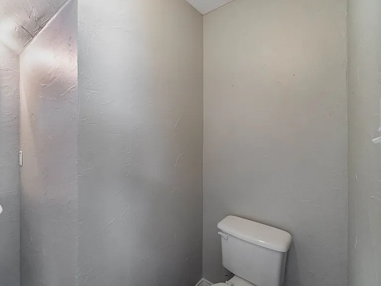 4956 Thorn Hollow Dr — Photo 17