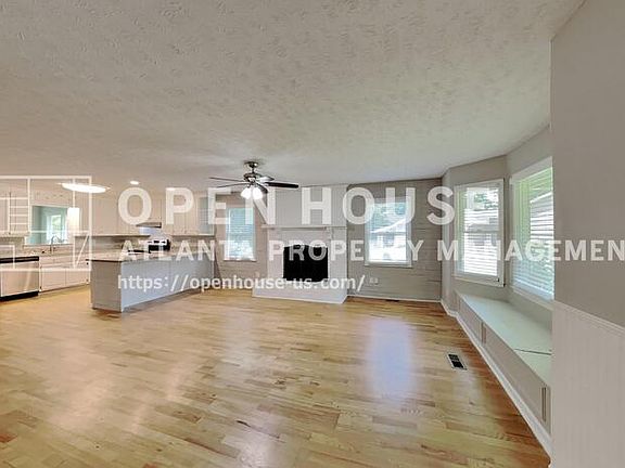 3rd image of 2330 Hinton Rd