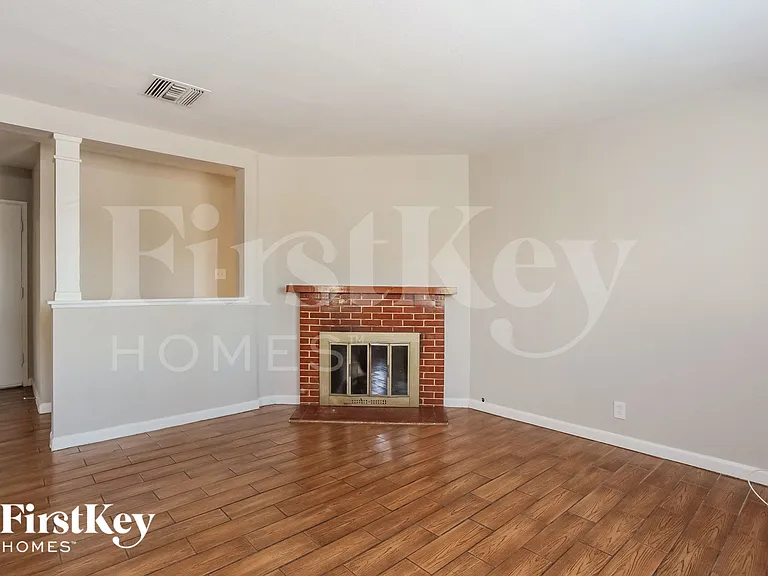 1701 Sweeney Ave — Photo 7