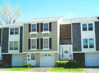 2059 Kettering Rd, Hoffman Estates, IL 60169